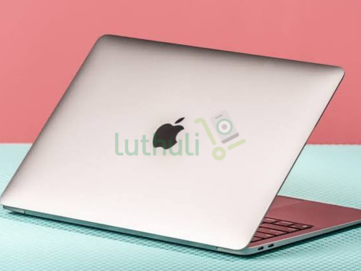 MacBook Pro 2018 i7 16GB 256GB SSD Touch Bar