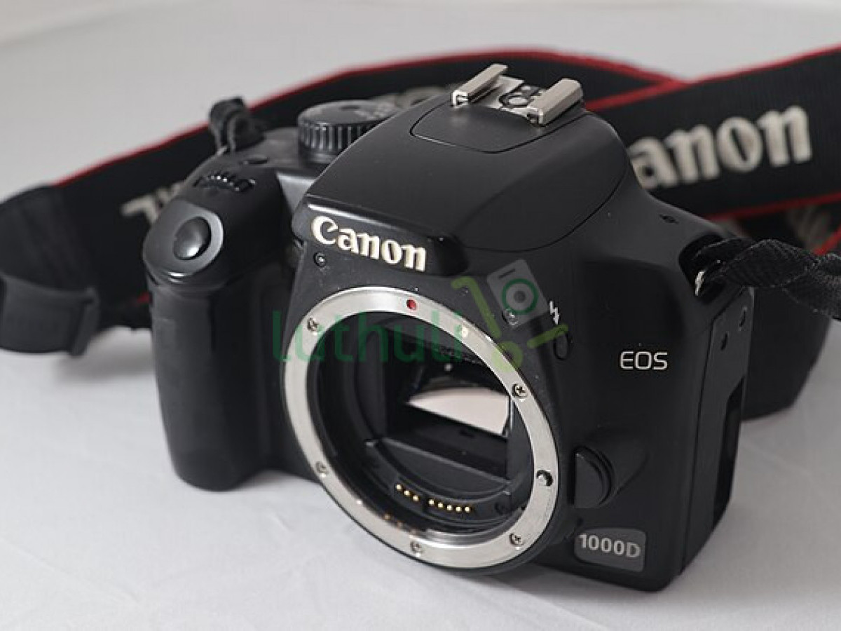 Canon EOS 1000D Digital SLR Camera
