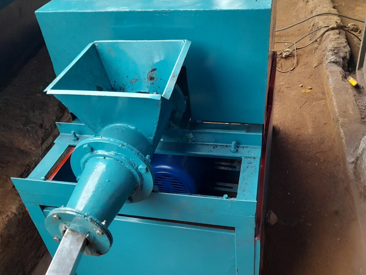 Charcoal Briquette Extruder Machine Charcoal Briquette Extruder Machine