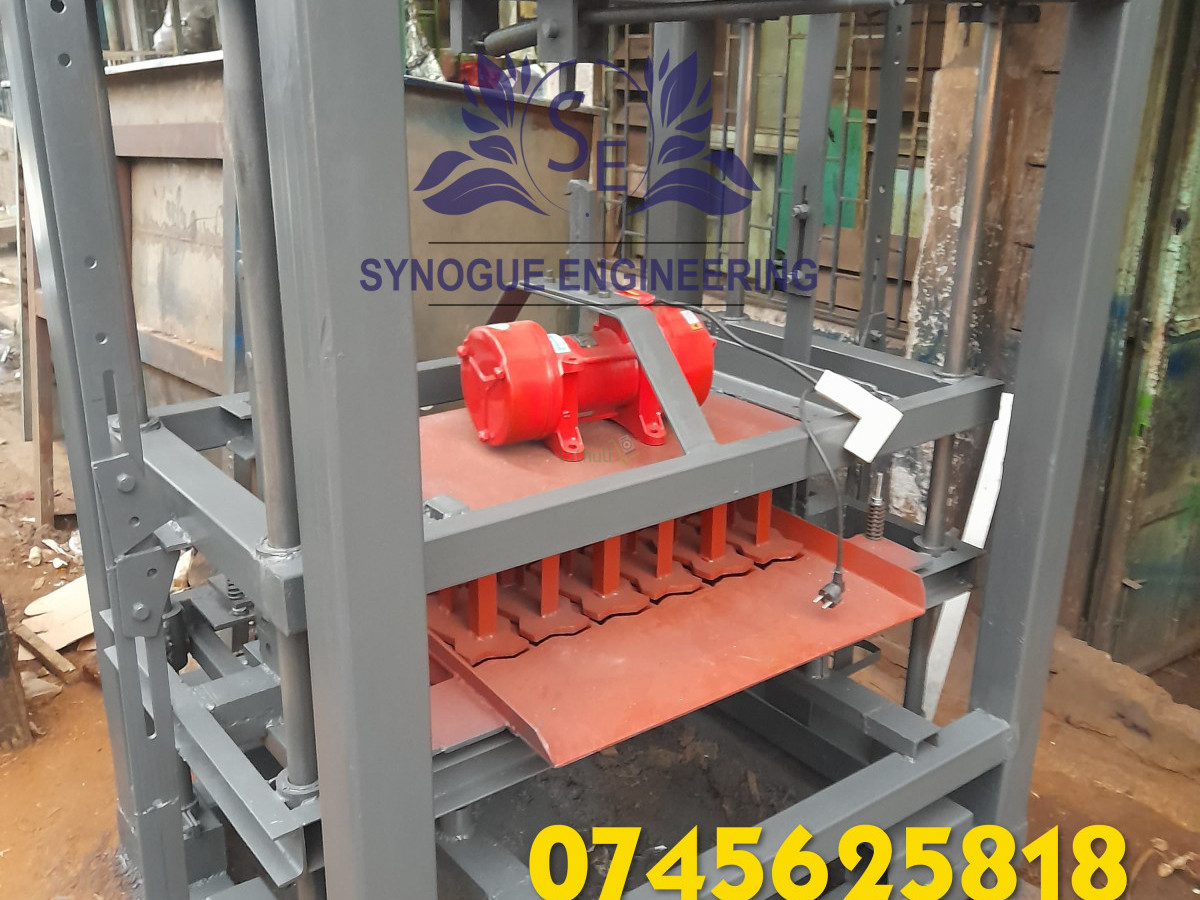 Concrete Cabro Making Machine