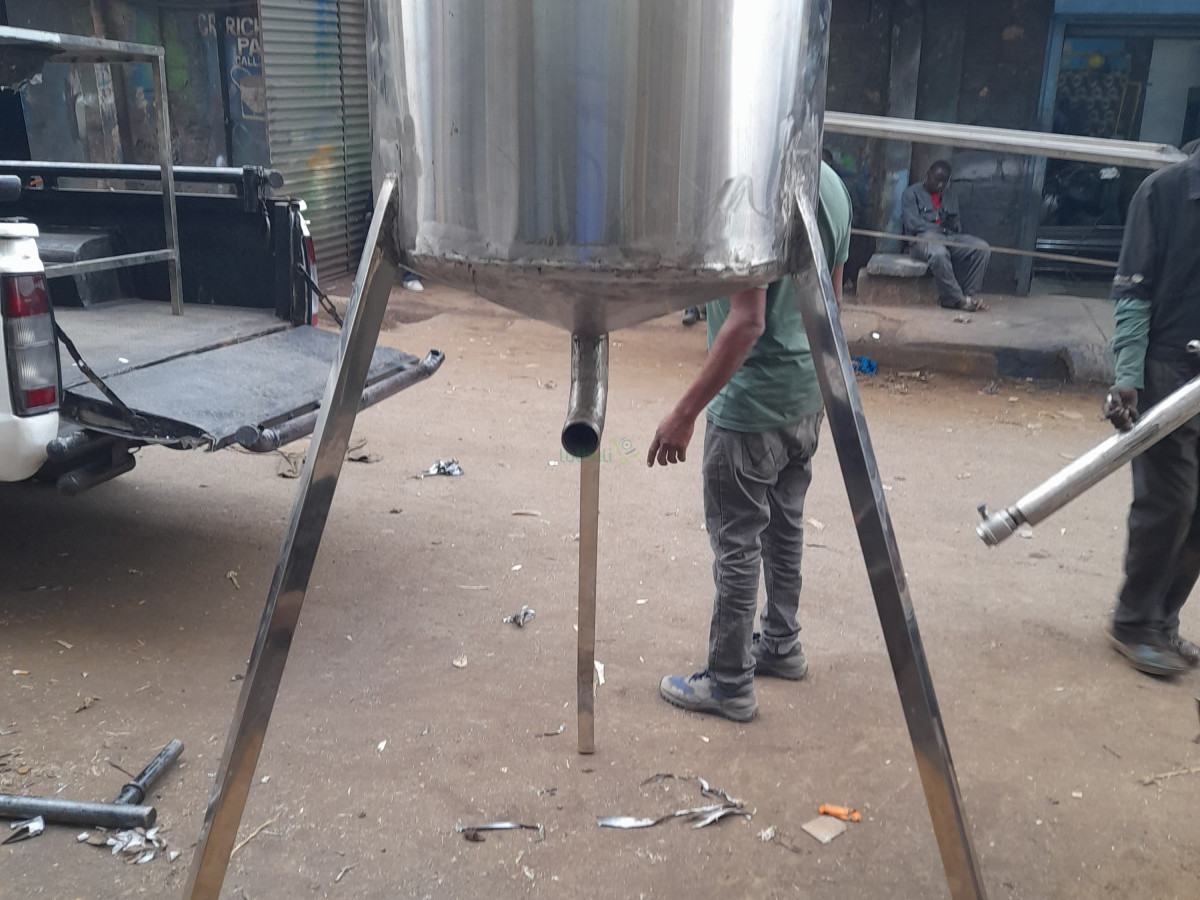 STAINLESS STORAGE TANK-200LTRS