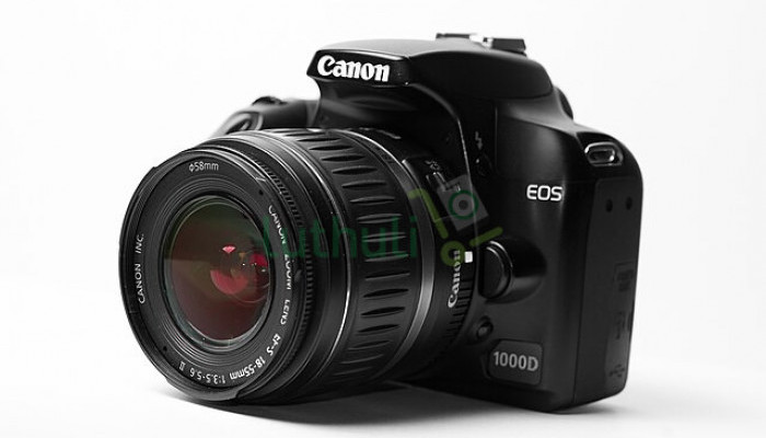 Entry-level DSLR camera with 10.1MP sensor and Live Vie