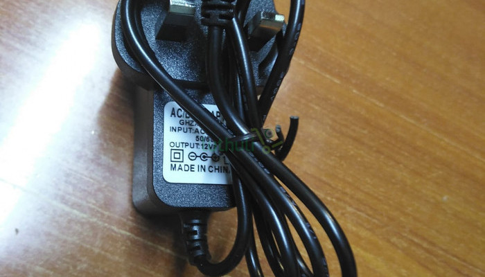 12v 1a adapter