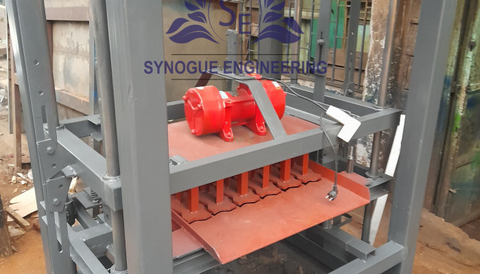 Concrete Cabro Making Machine